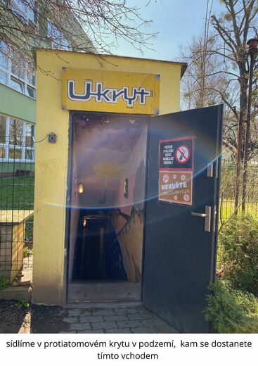 vchod z blízka.jpeg